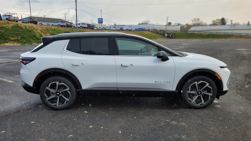 New 2026 Chevrolet Equinox EV LT image 14
