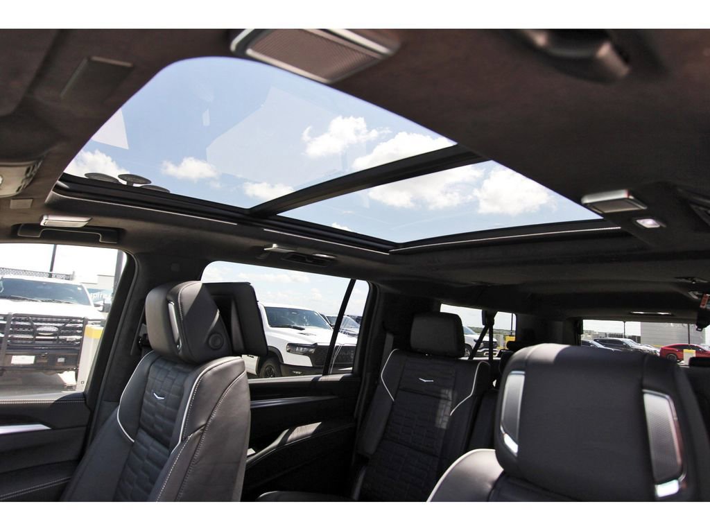 New 2026 Cadillac Escalade ESV Platinum Sport w/ LPO, ONYX Package AWD/4WD image 23