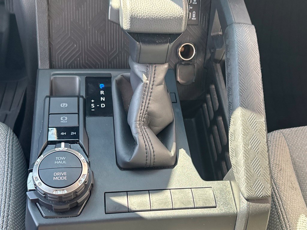 Used 2025 Toyota 4Runner SR5 AWD/4WD image 15