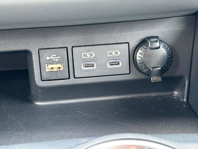Certified 2025 Toyota Highlander XLE FWD image 32