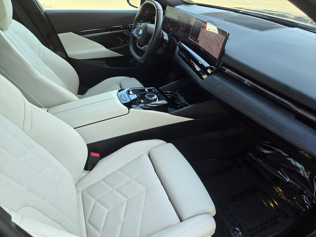 Used 2025 BMW 530i RWD image 19