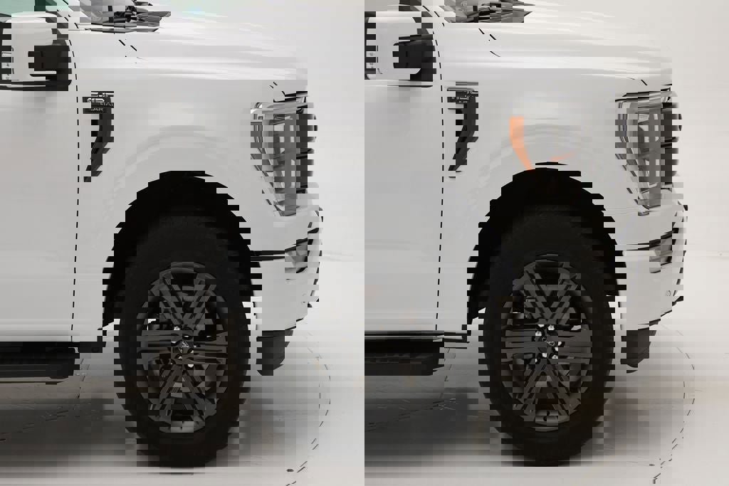 Used 2023 Ford F150 Lariat w/ Equipment Group 502A High image 6