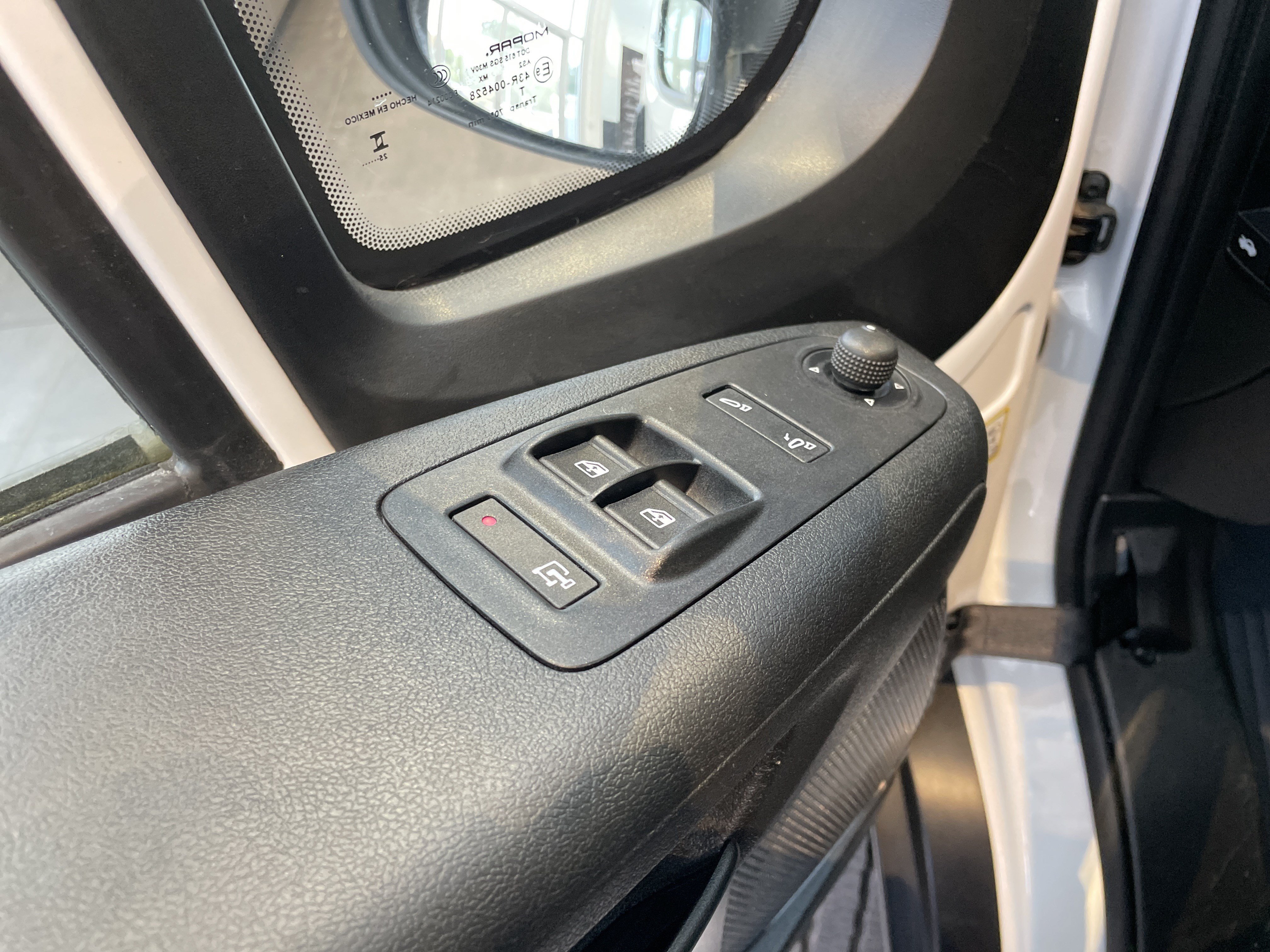 Used 2026 RAM ProMaster 2500 w/ Convenience Group FWD image 15
