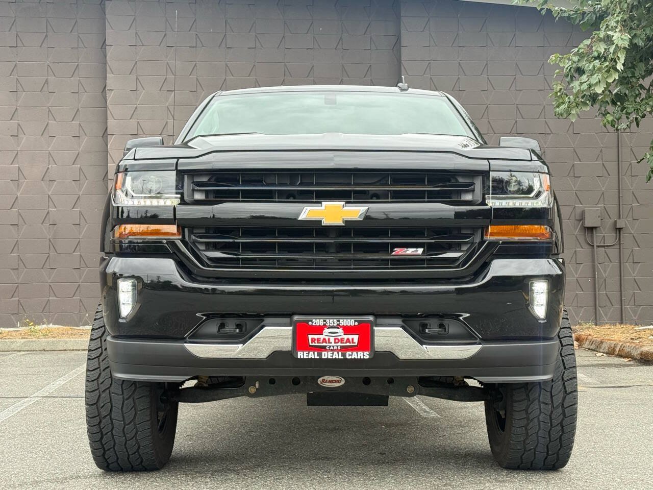 Used 2017 Chevrolet Silverado 1500 LT w/ LT Convenience Package AWD/4WD image 5