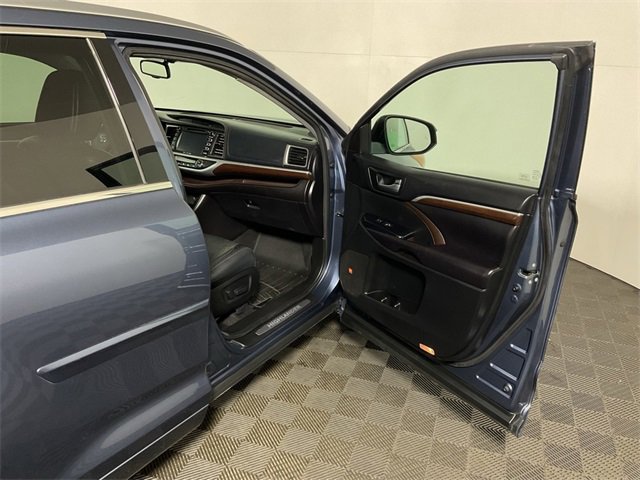 Used 2016 Toyota Highlander Limited image 34