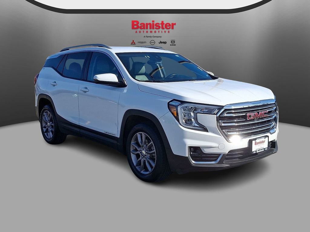Used 2023 GMC Terrain SLT image 3