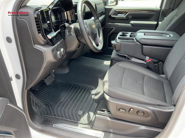 Used 2025 Chevrolet Silverado 2500 LT w/ Safety Package AWD/4WD image 12