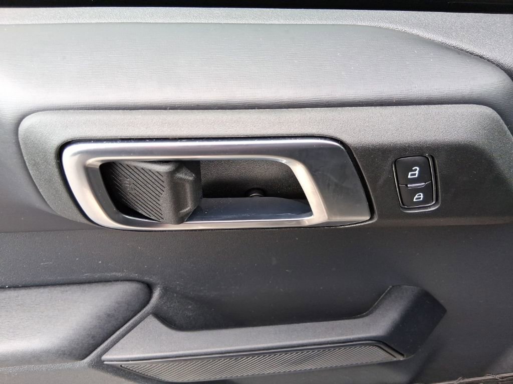 Used 2025 Ford Bronco Badlands image 10