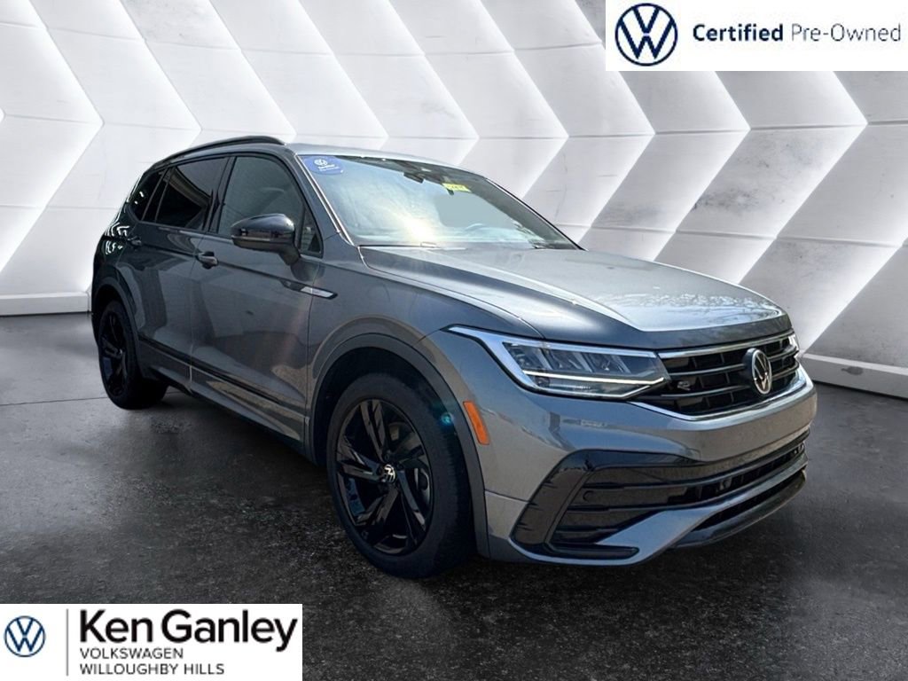 Used 2023 Volkswagen Tiguan SE R-Line AWD/4WD image 3
