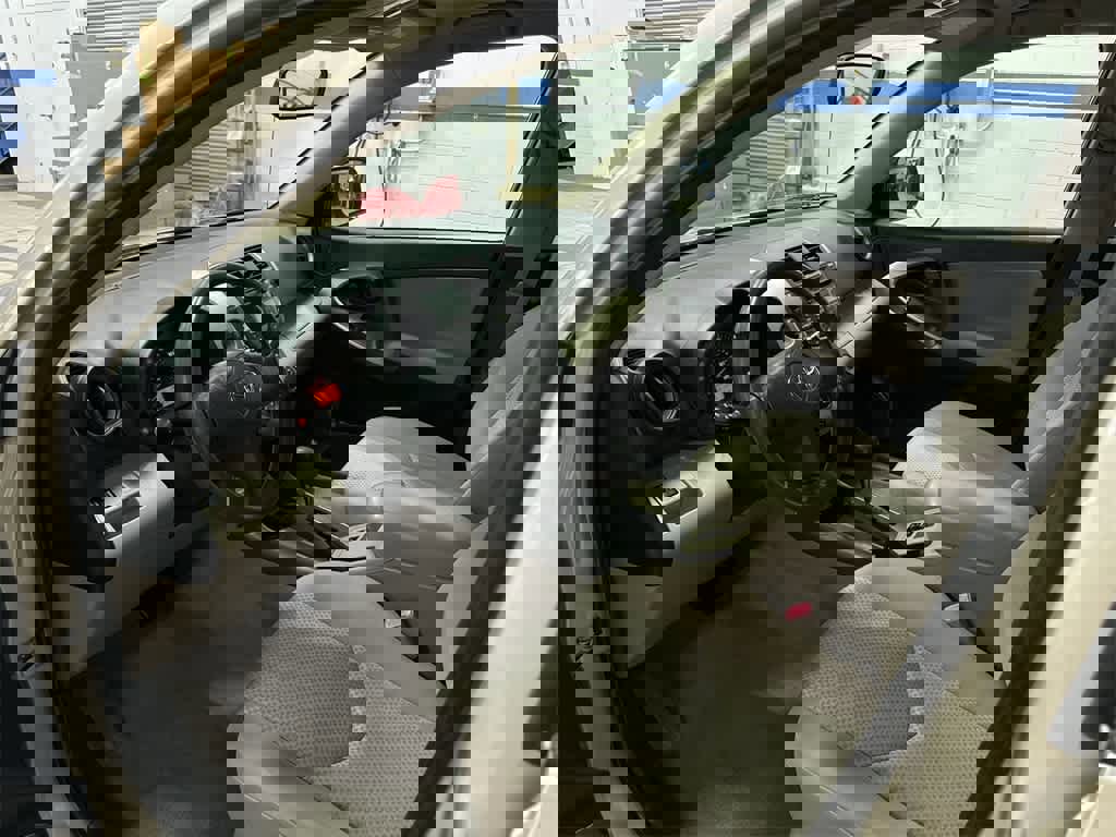 Used 2006 Toyota RAV4 2WD image 25