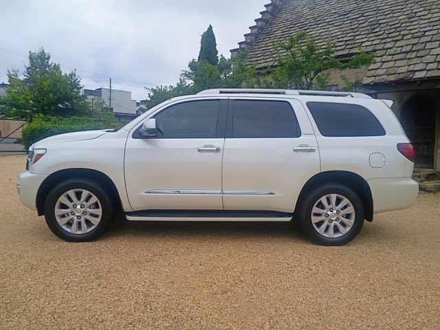 Used 2018 Toyota Sequoia Platinum AWD/4WD image 6
