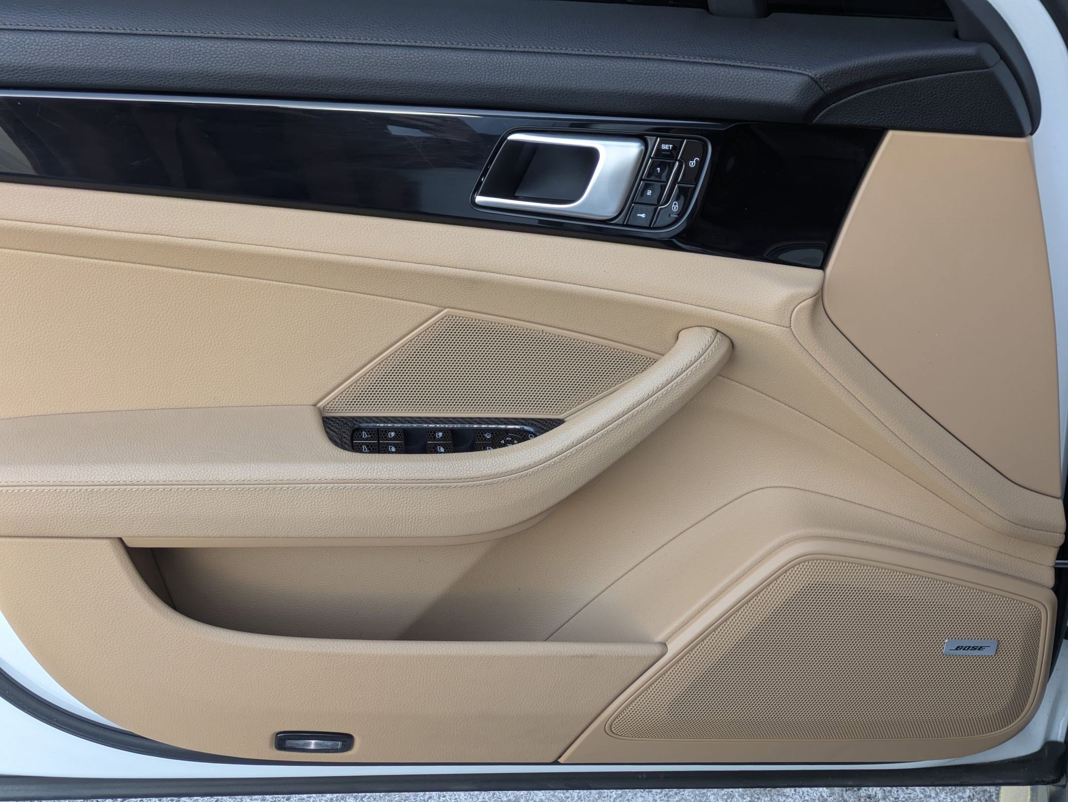 Used 2018 Porsche Panamera 4 image 9