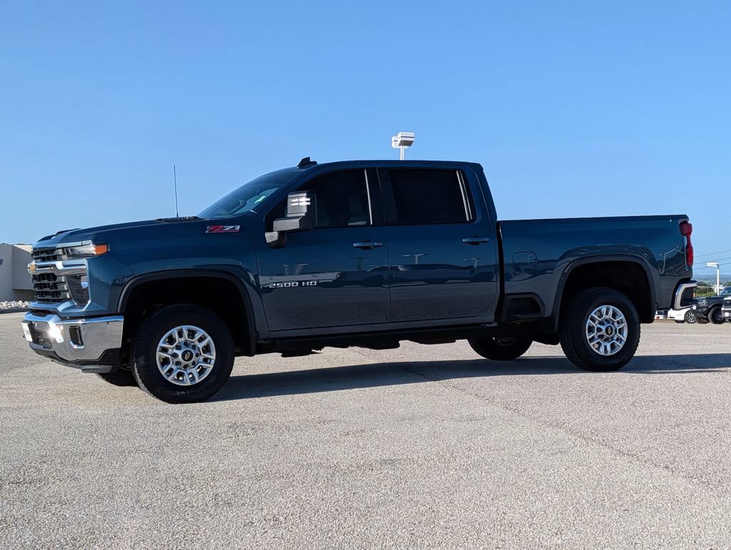 Used 2026 Chevrolet Silverado 2500 LT w/ Safety Package AWD/4WD image 5