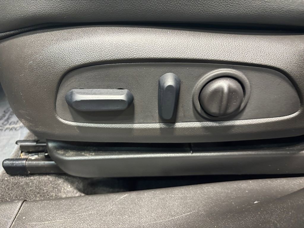 Used 2023 Chevrolet TrailBlazer ACTIV w/ Sun and Liftgate Package AWD/4WD image 27