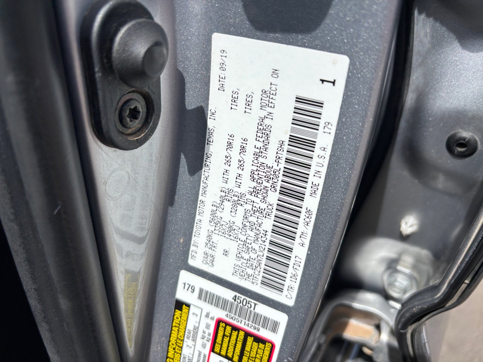 Used 2020 Toyota Tacoma TRD Off-Road w/ Technology Package image 23