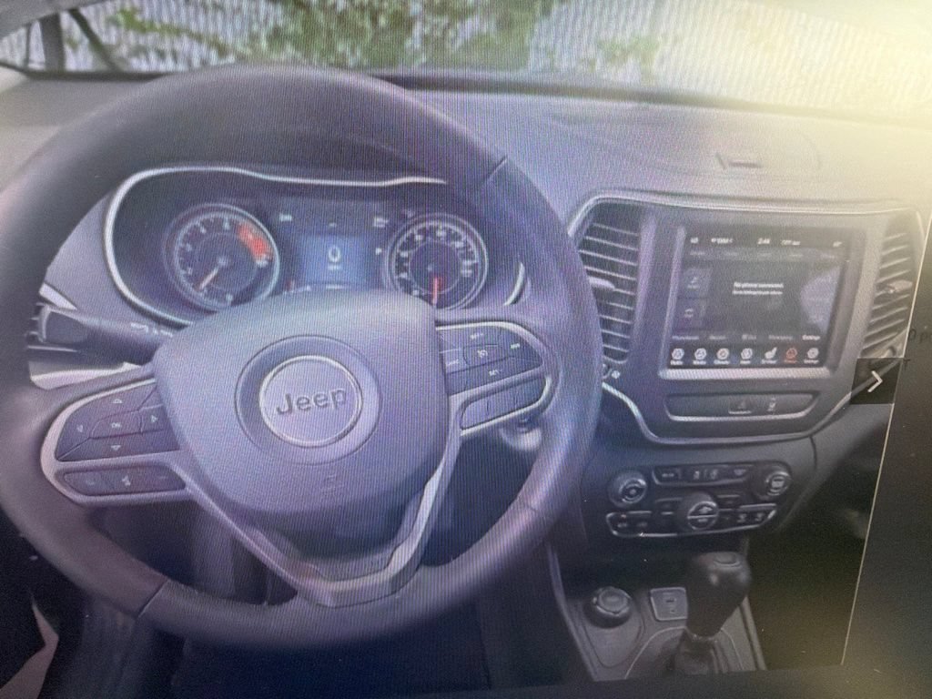 Certified 2022 Jeep Cherokee Latitude Lux AWD/4WD image 13