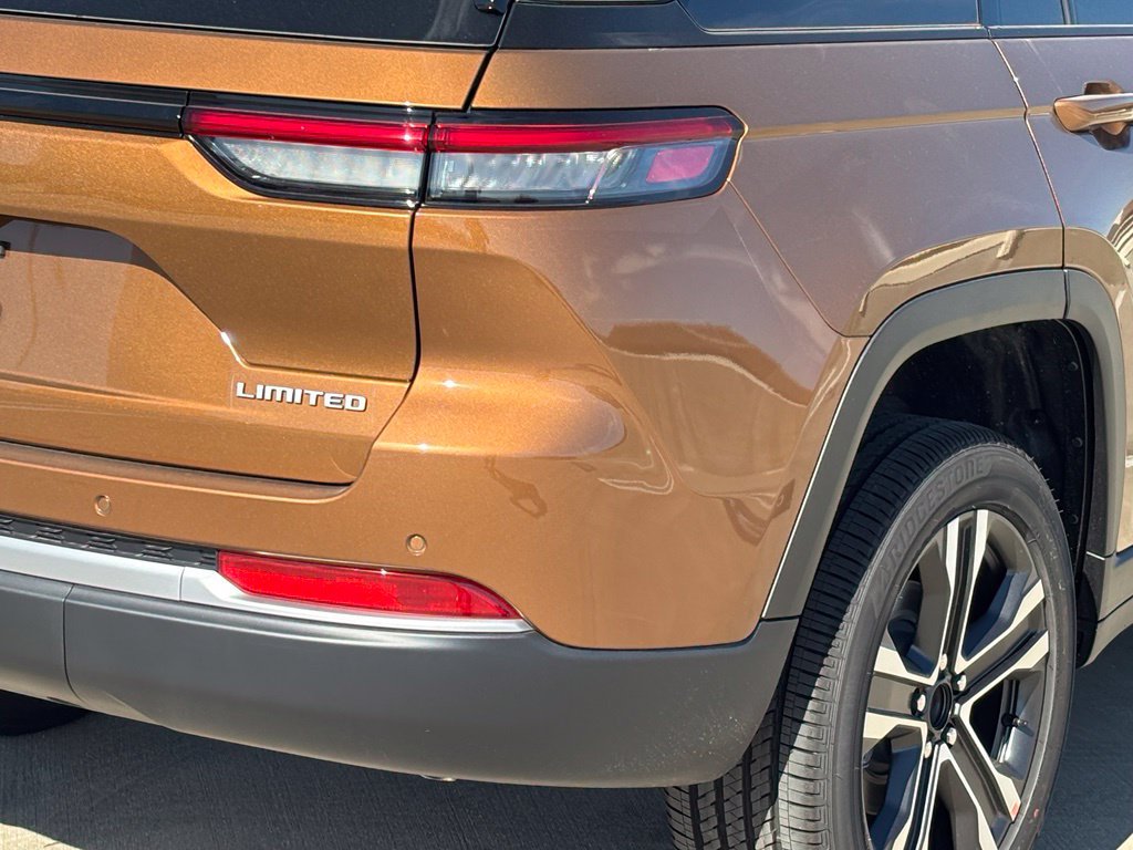 New 2027 Jeep Grand Cherokee Limited AWD/4WD image 4
