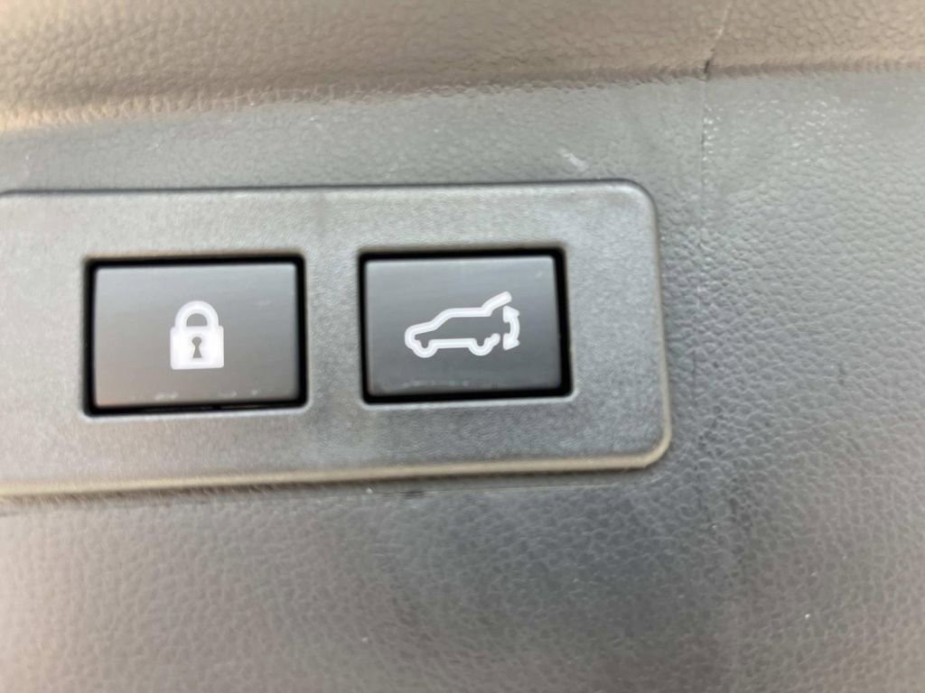 Certified 2025 Subaru Outback Premium w/ Popular Package #1A AWD/4WD image 20