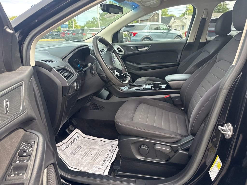 Used 2018 Ford Edge SE FWD image 14