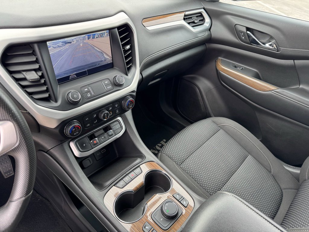 Used 2023 GMC Acadia SLE w/ Driver Convenience Package FWD image 32