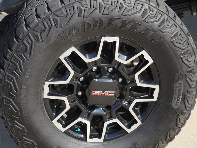 Used 2025 GMC Sierra 2500 AT4X AWD/4WD image 11