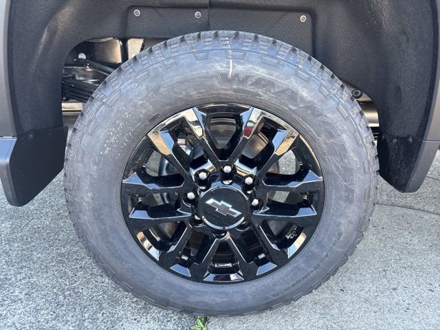 New 2026 Chevrolet Silverado 3500 High Country w/ High Country Premium Package AWD/4WD image 14