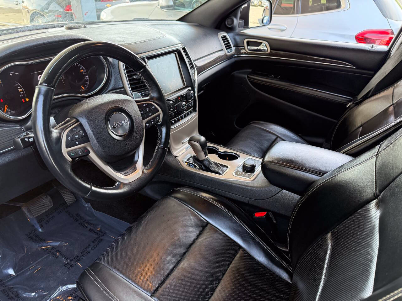Used 2017 Jeep Grand Cherokee Overland w/ Jeep Active Safety Group AWD/4WD image 10