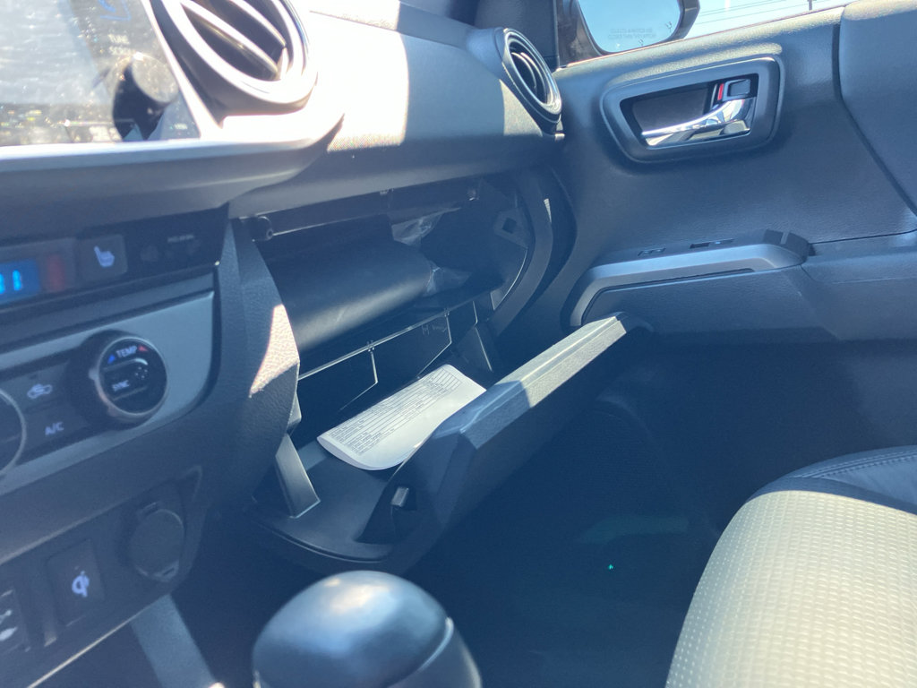 Used 2018 Toyota Tacoma TRD Sport image 27