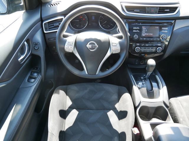 Used 2016 Nissan Rogue SV w/ SV Moonroof Package AWD/4WD image 11