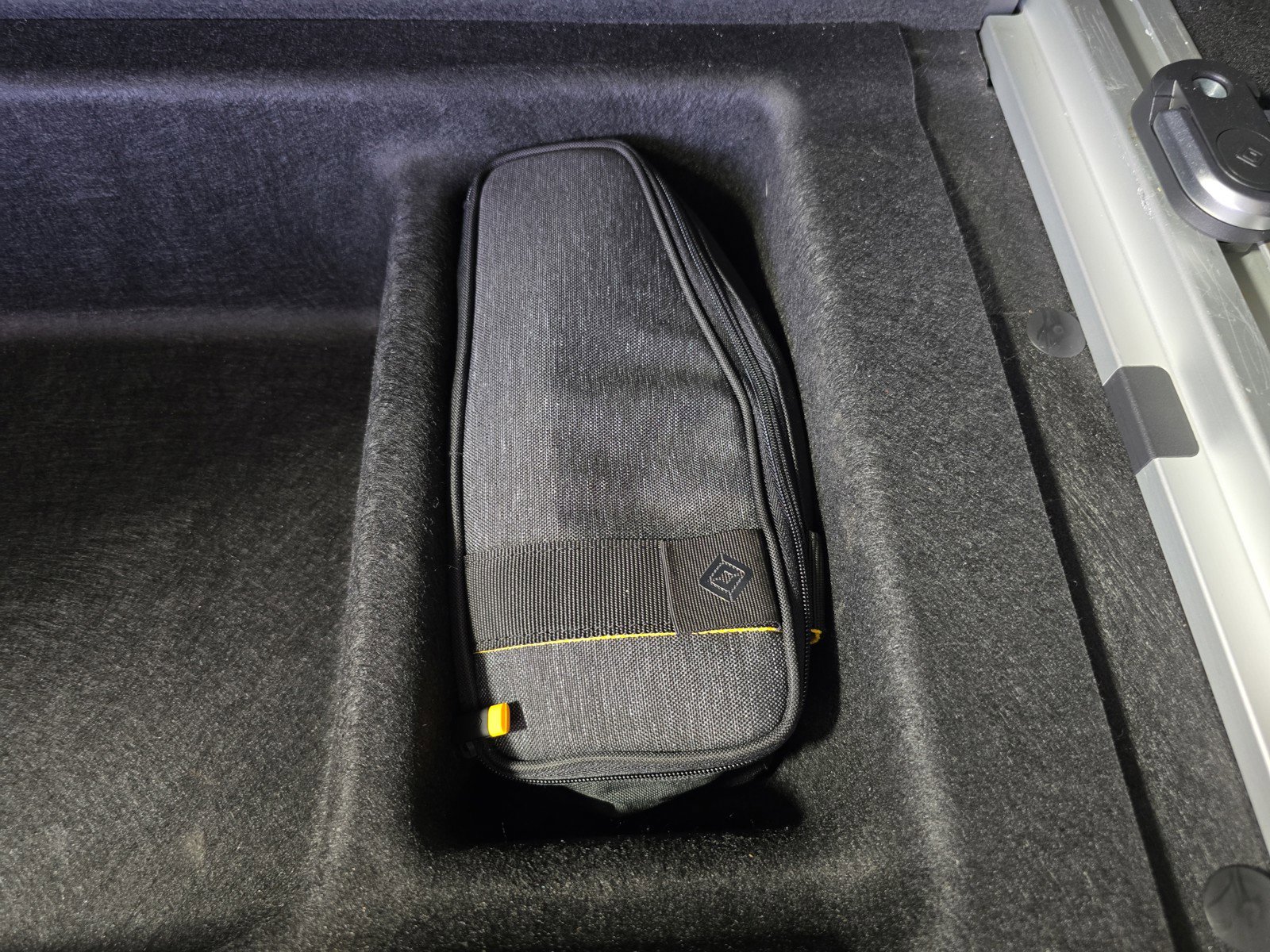 Used 2023 Rivian R1S Adventure image 31