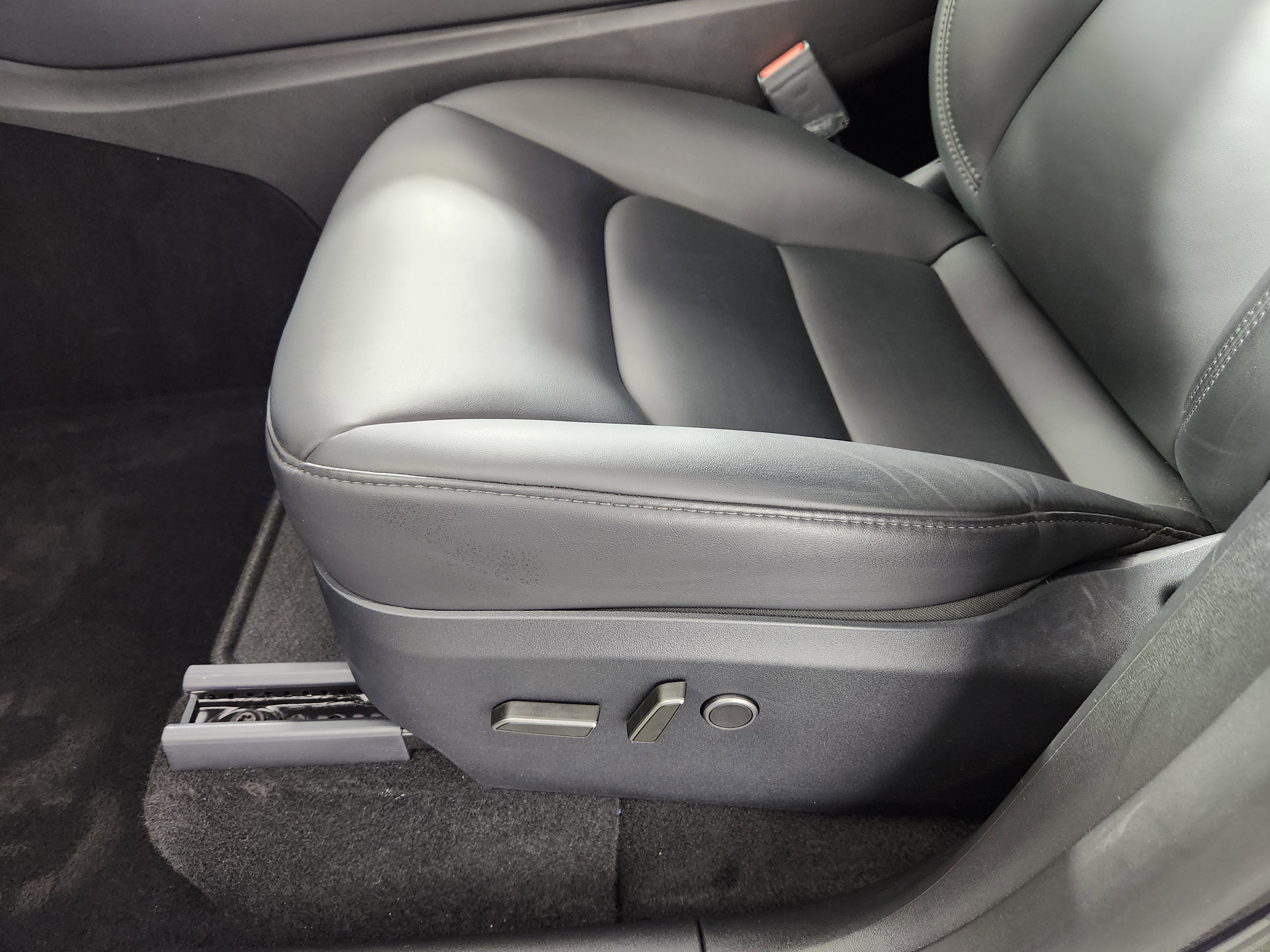 Used 2024 Tesla Model Y Long Range image 14