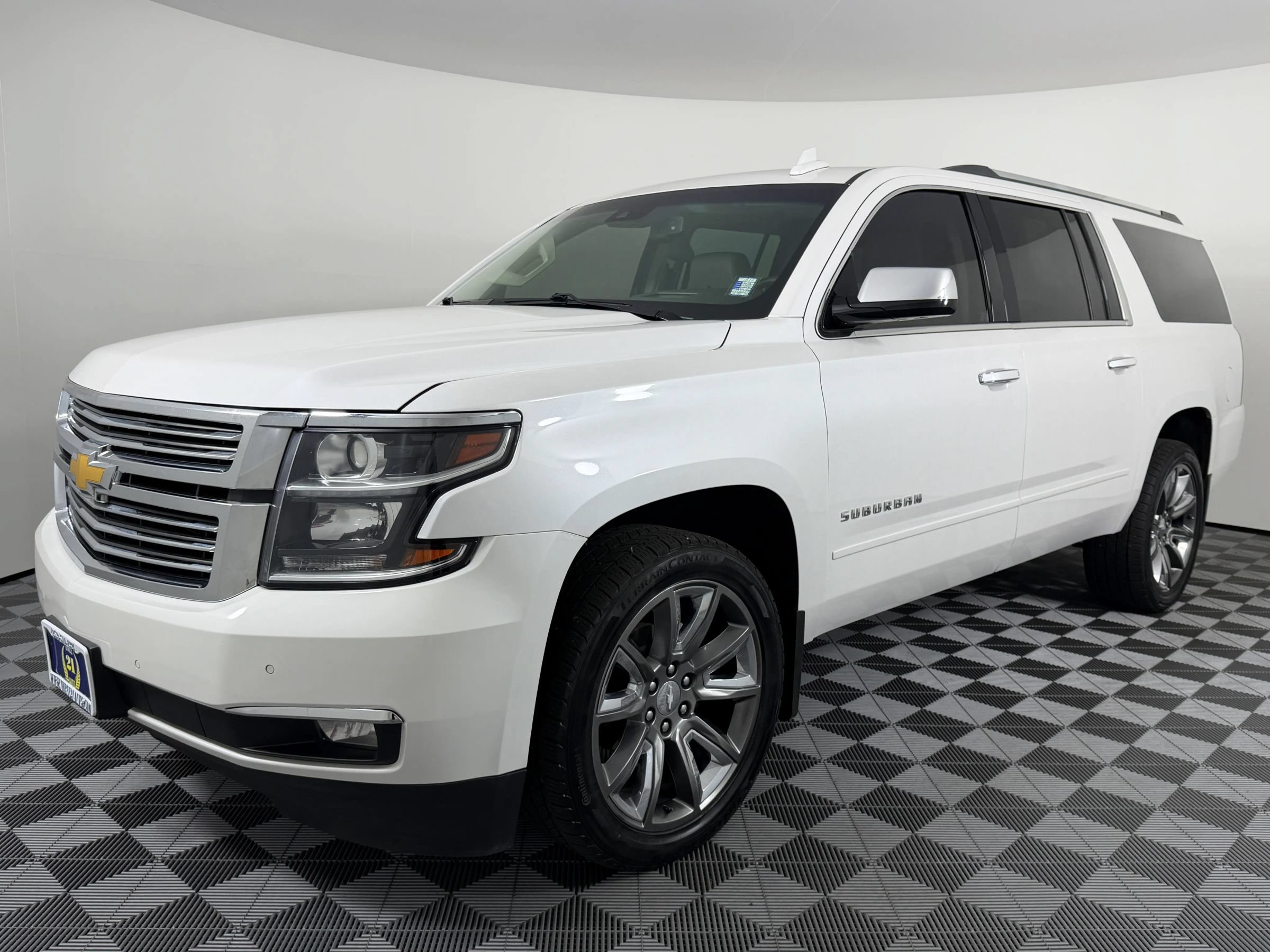 Used 2018 Chevrolet Suburban Premier AWD/4WD image 6