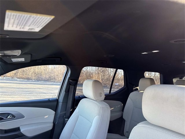 Used 2023 Chevrolet Traverse LS image 31