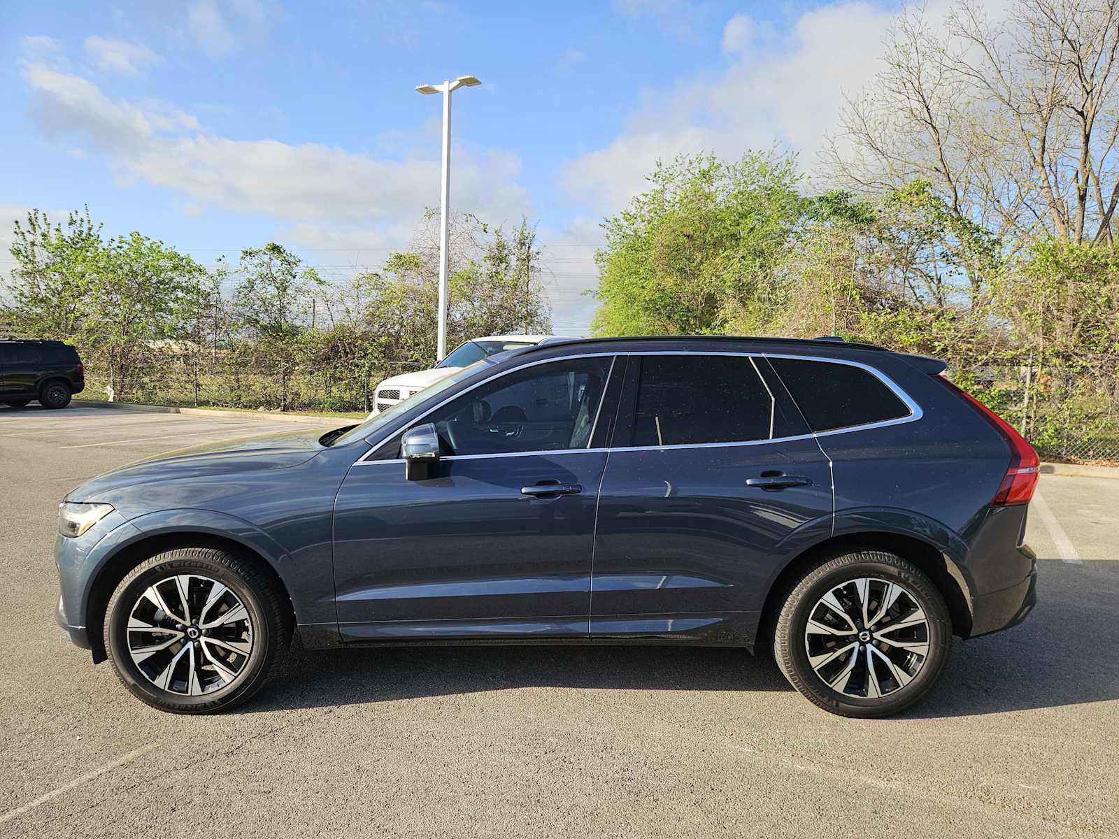 Used 2023 Volvo XC60 B5 Core w/ Climate Package image 4