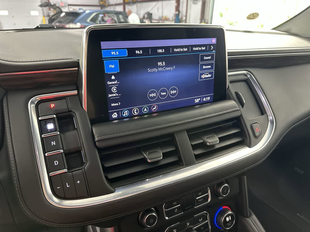 Used 2021 Chevrolet Tahoe Z71 w/ Z71 Signature Package AWD/4WD image 16