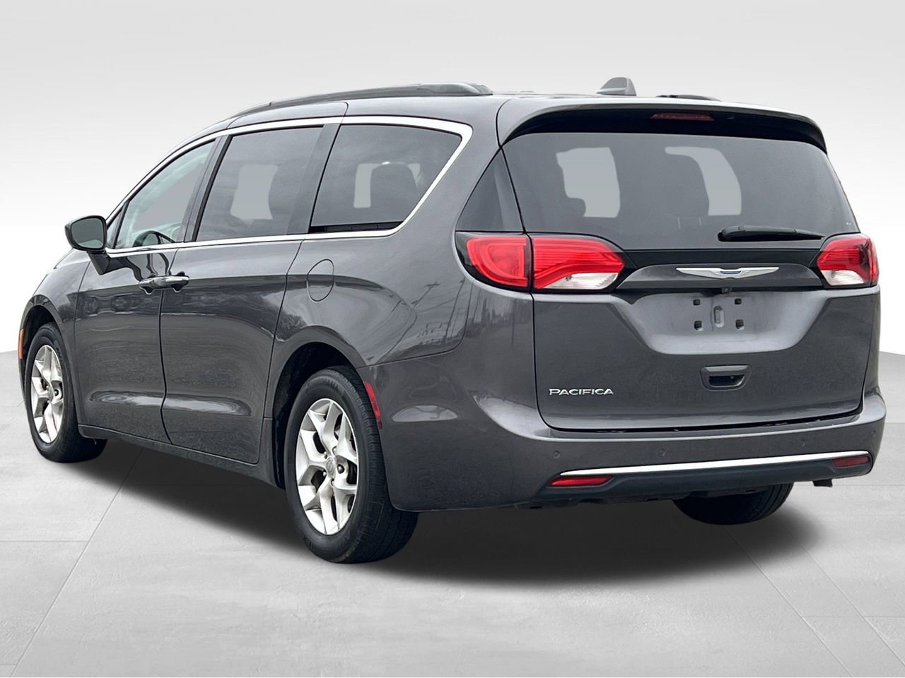 Used 2018 Chrysler Pacifica Touring Plus w/ Tire & Wheel Group image 30