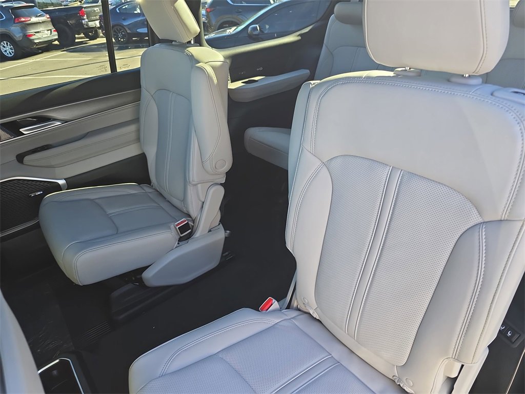 New 2025 Jeep Wagoneer Series II image 16
