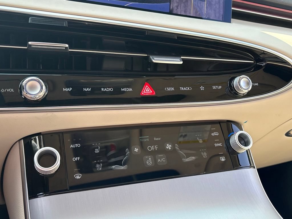 New 2026 Genesis GV70 2.5T Advanced AWD/4WD image 18