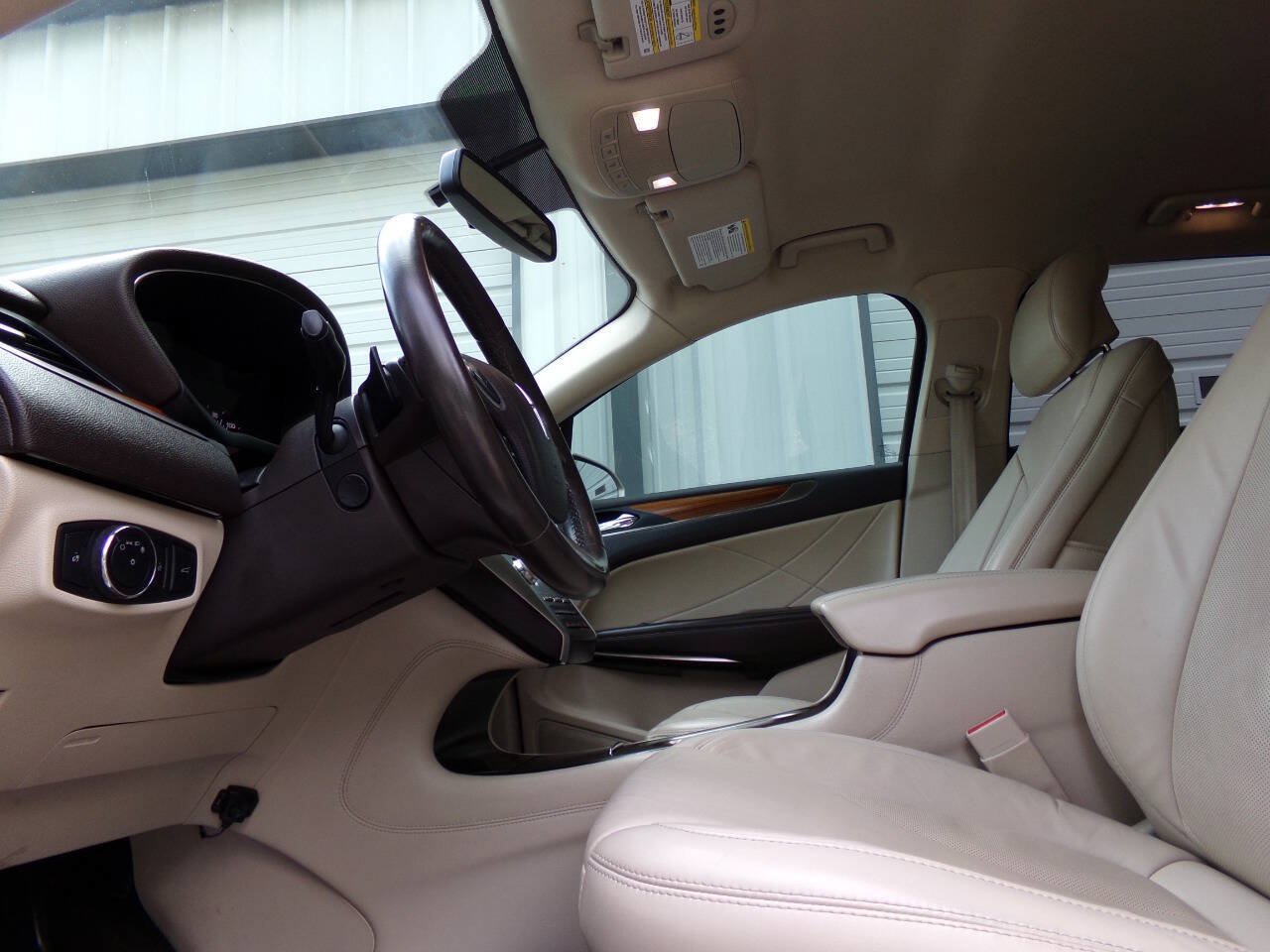 Used 2018 Lincoln MKC Select w/ Select Plus Package FWD image 19