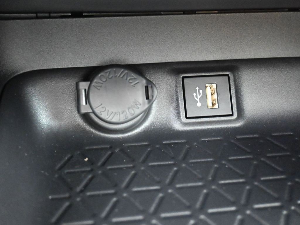 Used 2025 Toyota RAV4 XLE image 24