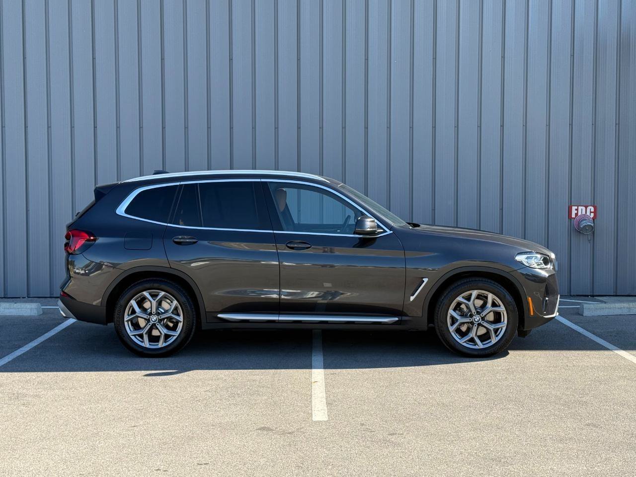 Used 2022 BMW X3 xDrive30i w/ Premium Package 2 AWD/4WD image 4
