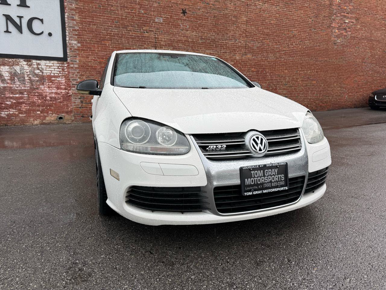 Used 2008 Volkswagen R32 AWD/4WD image 2
