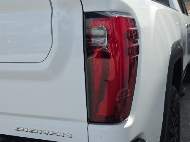 Certified 2025 GMC Sierra 2500 Denali Ultimate AWD/4WD image 9