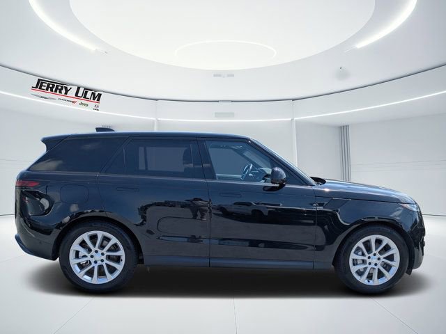 Used 2025 Land Rover Range Rover Sport SE image 2