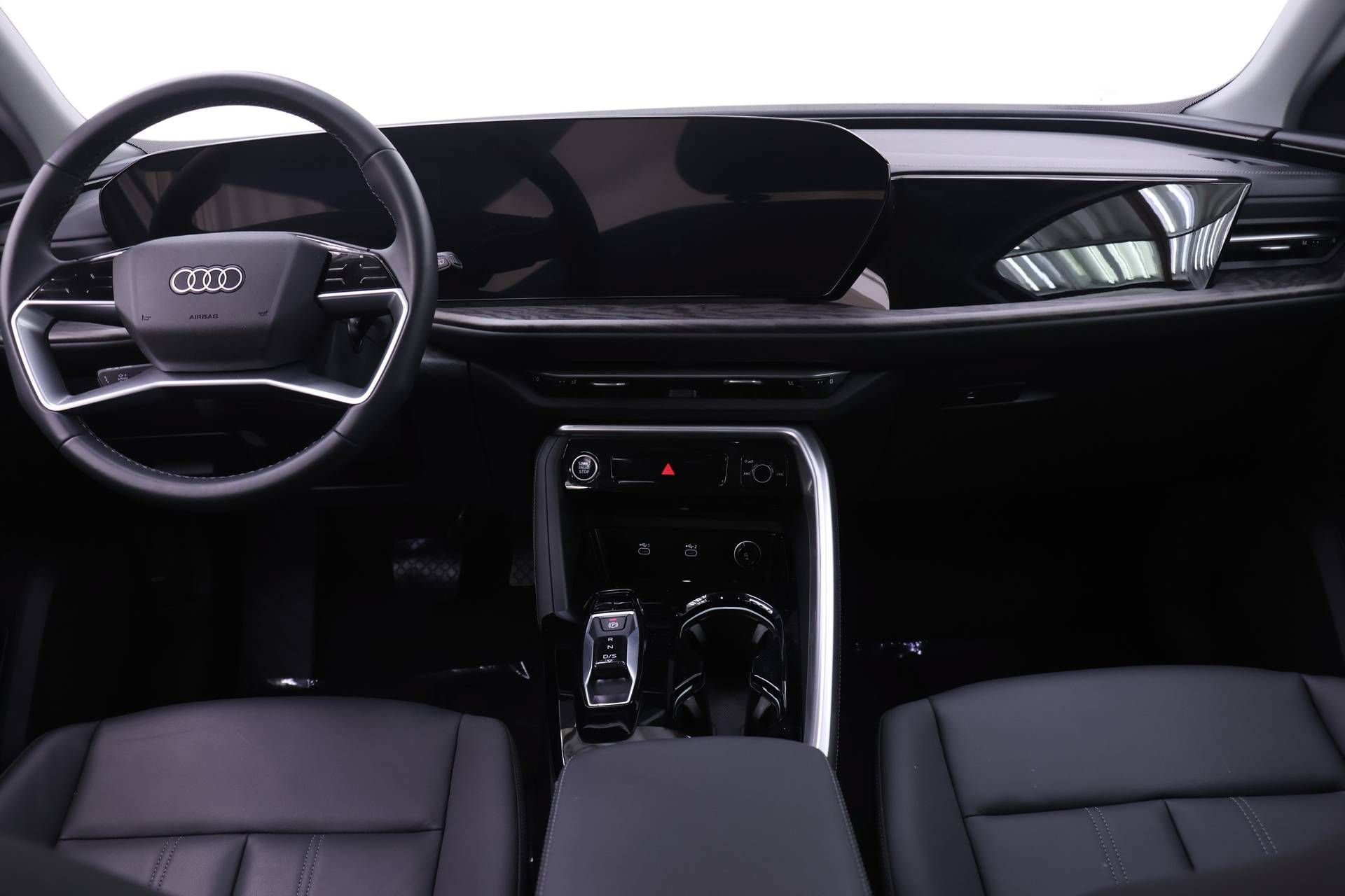 Certified 2025 Audi Q5 Premium w/ Convenience Package AWD/4WD image 8