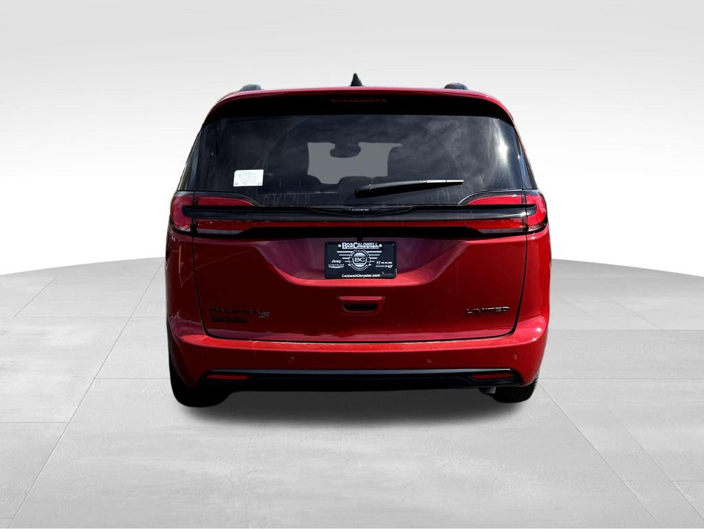 New 2026 Chrysler Pacifica Limited w/ Uconnect Theater Family Group FWD image 7