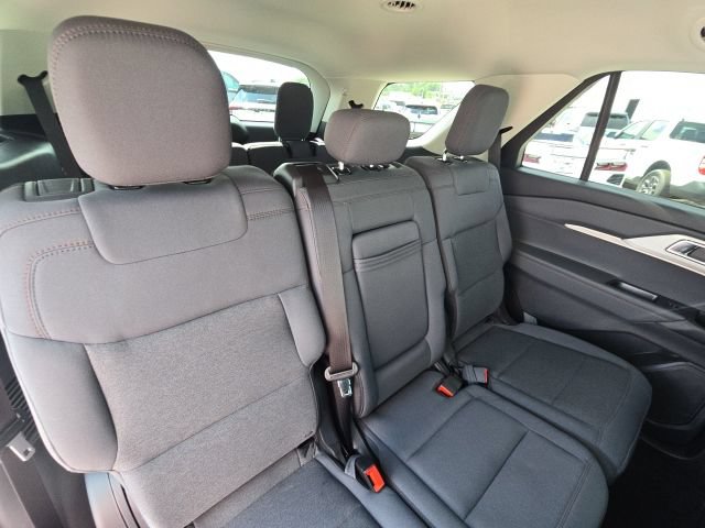 Used 2025 Ford Explorer Active RWD image 15