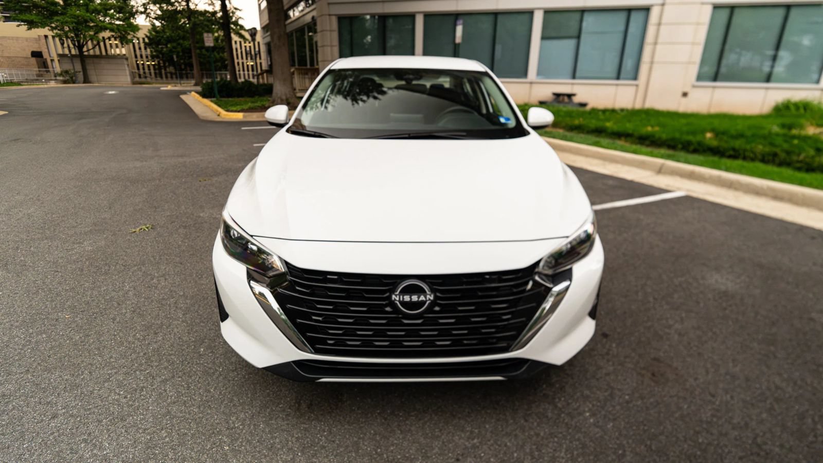 Used 2025 Nissan Sentra SV FWD image 9