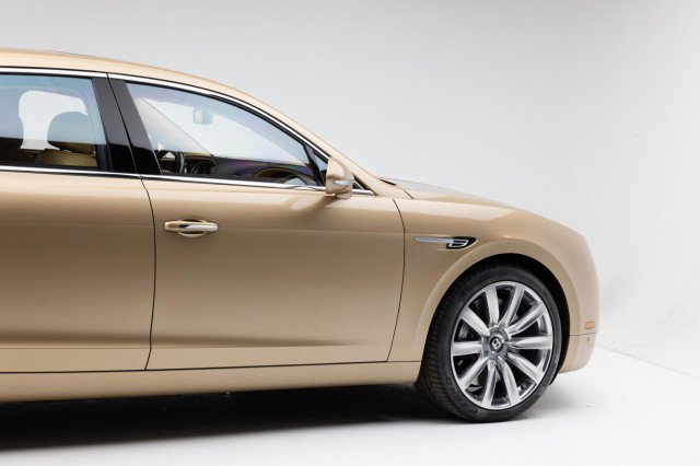 Used 2015 Bentley Flying Spur W12 image 37