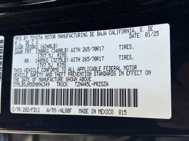 Certified 2025 Toyota Tacoma TRD Off-Road AWD/4WD image 27